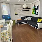 Cozy With Parking Lot Varna