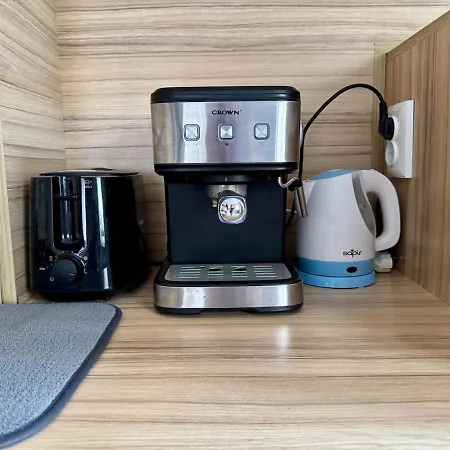 Apartment Cozy With Parking Lot