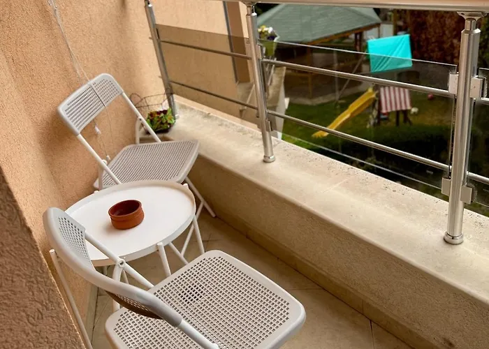 Cozy With Parking Lot * Varna