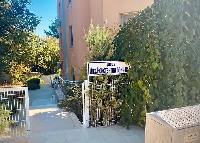 Apartment Cozy With Parking Lot