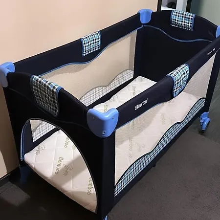 Cozy With Parking Lot Apartment