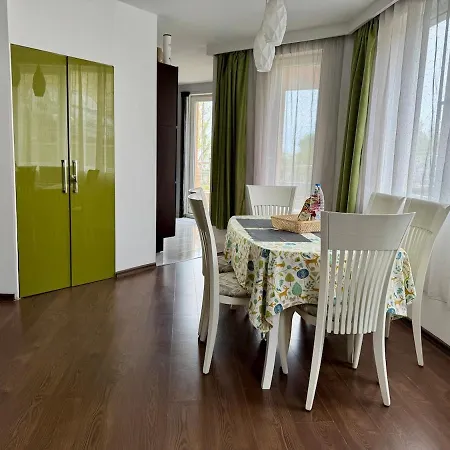 Cozy With Parking Lot Appartement *