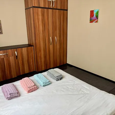 Cozy With Parking Lot Apartman *