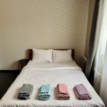 Cozy With Parking Lot Apartment Varna